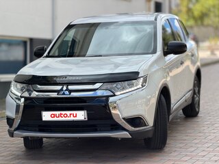 2017 Mitsubishi Outlander III Рестайлинг 2, белый, 1595000 рублей, вид 3