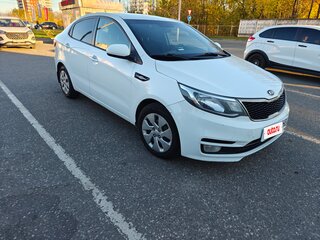 2015 Kia Rio III Рестайлинг, белый, 719000 рублей, вид 2