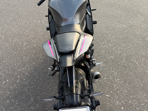 2024 Yamaha YZF-R7, серый, 1050000 рублей - вид 6