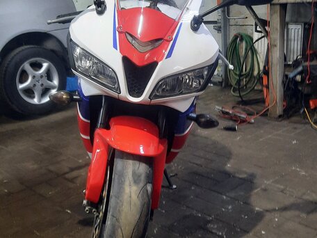 2009 Honda CBR 600RR, белый, 500000 рублей, вид 2