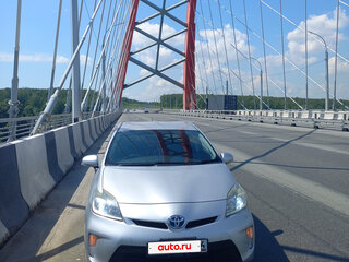 2015 Toyota Prius III Рестайлинг (XW30), серебристый, 1350000 рублей, вид 1