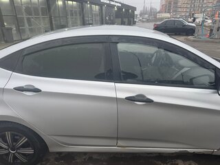 2013 Hyundai Solaris I, серый, 600000 рублей, вид 5
