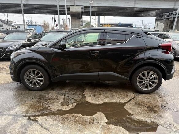 2023 Toyota C-HR I Рестайлинг, чёрный, 1696000 рублей - вид 2