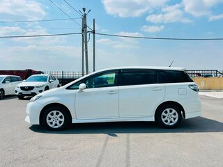 2013 Toyota Wish II Рестайлинг, белый, 1379000 рублей, вид 3