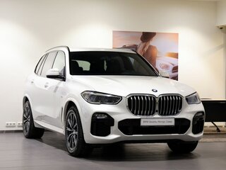 2019 BMW X5 30d IV (G05/G18), белый, 6490000 рублей, вид 3