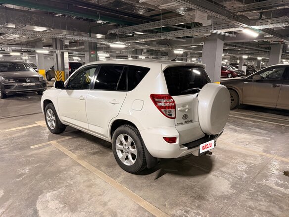2011 Toyota RAV4 III (XA30) Рестайлинг, белый, 1350000 рублей - вид 5