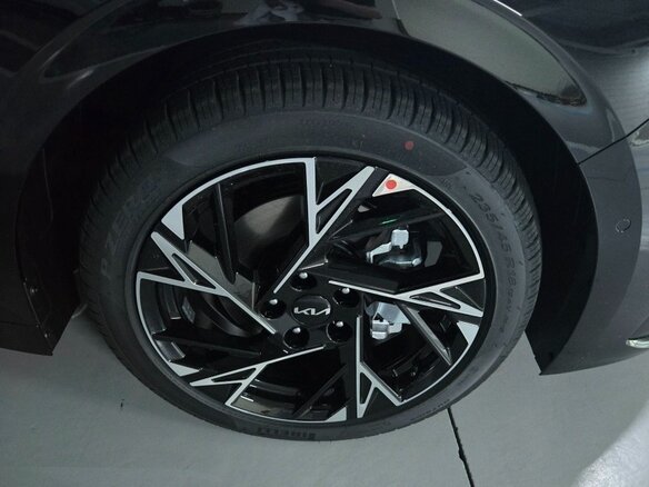 2026 Kia K5 III Рестайлинг, чёрный, 6310000 рублей - вид 9