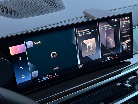 2022 BMW X7 40i I (G07) Рестайлинг, серый - вид 15