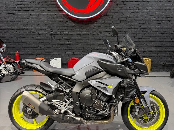 2017 Yamaha MT-10, серый, 995000 рублей - вид 1