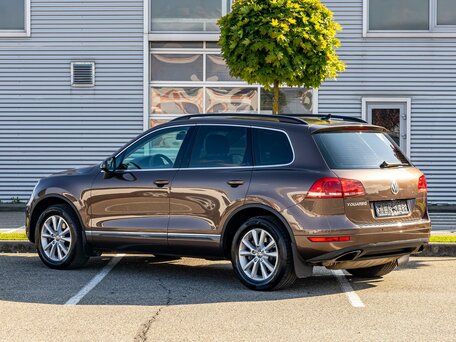 2014 Volkswagen Touareg II, коричневый, 1655000 рублей, вид 4