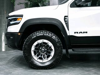 2021 Ram 1500 Crew Cab TRX V, белый, 11300000 рублей, вид 3