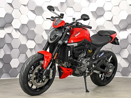 2021 Ducati Monster 937, красный, 999000 рублей, вид 2