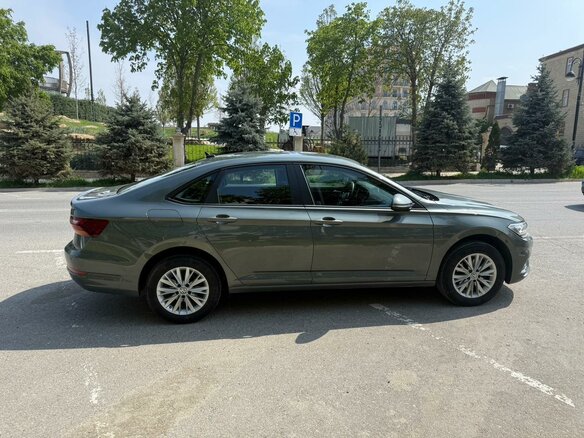 2020 Volkswagen Jetta VII, зелёный, 1600000 рублей - вид 1