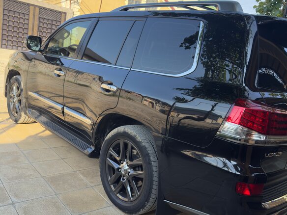 2012 Lexus LX 570 III Рестайлинг, чёрный, 3600000 рублей - вид 8