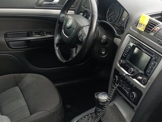 2013 Skoda Octavia II (A5) Рестайлинг, чёрный, 590000 рублей, вид 3