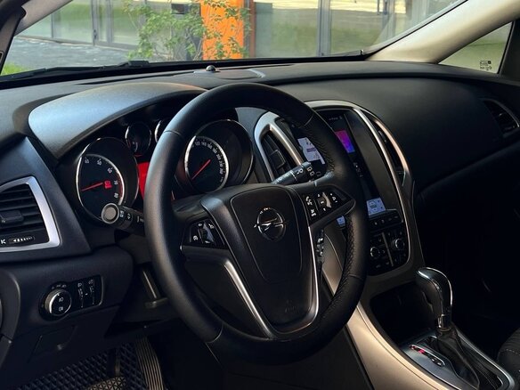 2011 Opel Astra J, белый, 680000 рублей - вид 8