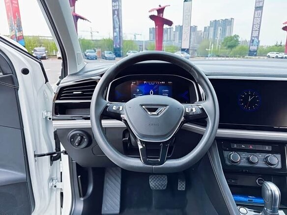 2023 Jetta VS7 I Рестайлинг 1, белый, 1220401 рублей - вид 12