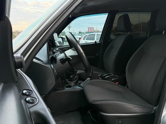 2018 Chevrolet Niva I Рестайлинг, серебристый, 780000 рублей - вид 8