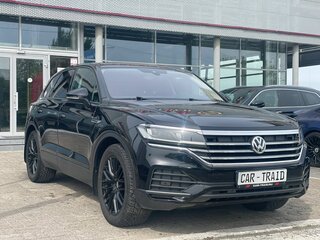 2018 Volkswagen Touareg III, чёрный, 4400000 рублей, вид 4