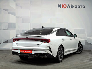 2021 Kia K5 III, белый, 2420000 рублей, вид 4