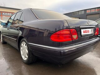 1999 Mercedes-Benz E-Класс 320 II (W210, S210), синий, 750000 рублей, вид 4