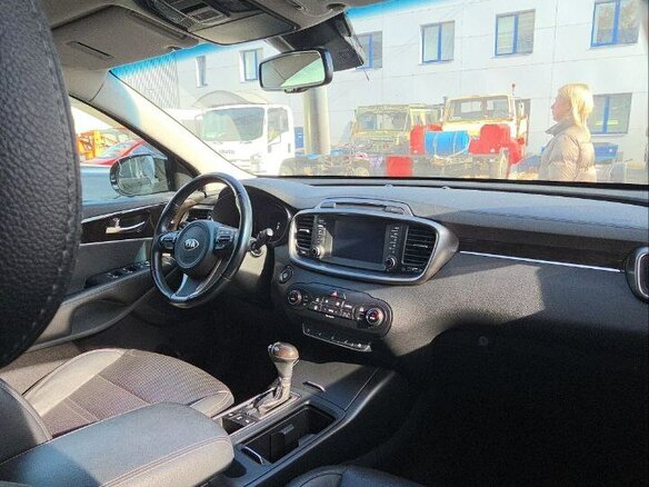 2017 Kia Sorento III Prime, чёрный, 2250000 рублей - вид 16