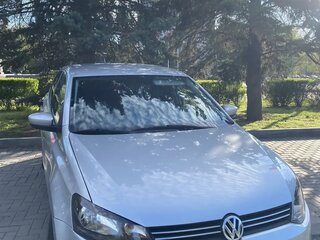 2015 Volkswagen Polo V, серебристый, 880000 рублей, вид 1