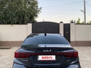 2022 Kia Forte III Рестайлинг, серый, 1890000 рублей, вид 3