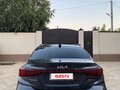 2022 Kia Forte III Рестайлинг, серый, 1890000 рублей - вид 2