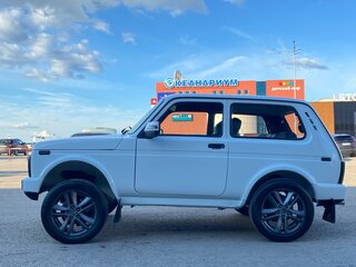 2007 Lada (ВАЗ) 2121 (4x4) I Рестайлинг, белый, 500000 рублей, вид 2