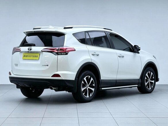 2018 Toyota RAV4 IV (XA40) Рестайлинг, белый, 1680000 рублей - вид 6