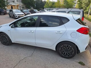 2013 Kia Ceed II, белый, 850000 рублей, вид 4