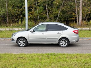 2021 Lada (ВАЗ) Granta I Рестайлинг, серебристый, 600000 рублей, вид 2