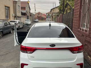 2017 Kia Rio IV, белый, 680000 рублей, вид 4