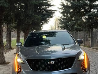 2023 Cadillac XT4 I, серебристый, 3915000 рублей, вид 1