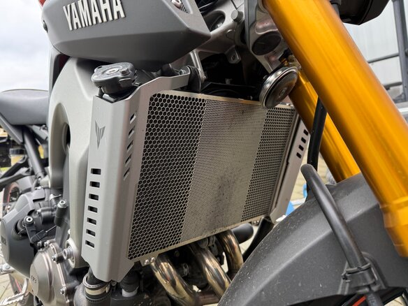 2014 Yamaha MT-09 (FZ-09), оранжевый, 800000 рублей - вид 3