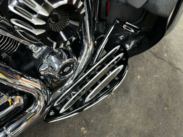 2018 Harley-Davidson Street Glide, серебристый, 1740000 рублей - вид 26