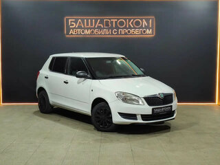 2011 Skoda Fabia II Рестайлинг, белый, 300000 рублей, вид 3