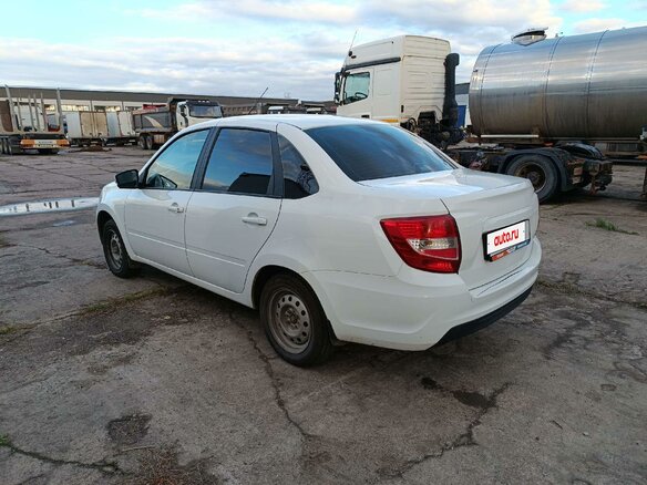 2024 Lada (ВАЗ) Granta I Рестайлинг, белый, 529620 рублей - вид 3