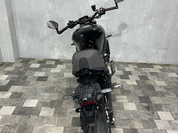 2023 Yamaha XSR900, чёрный, 1065000 рублей - вид 11