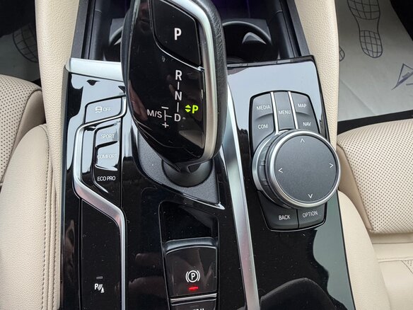 2020 BMW 5 серии 530d VII (G30/G31/G38) Рестайлинг, серый, 3790000 рублей - вид 17