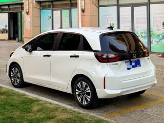 2023 Honda Fit Crosstar IV Рестайлинг, белый, 1050000 рублей, вид 5