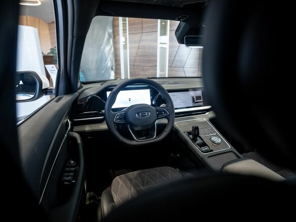 2026 Geely Monjaro I, белый, 4899990 рублей - вид 15
