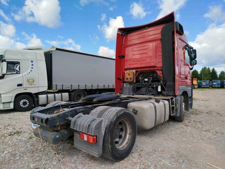 2018 Mercedes-Benz Actros, красный, 4435000 рублей, вид 3