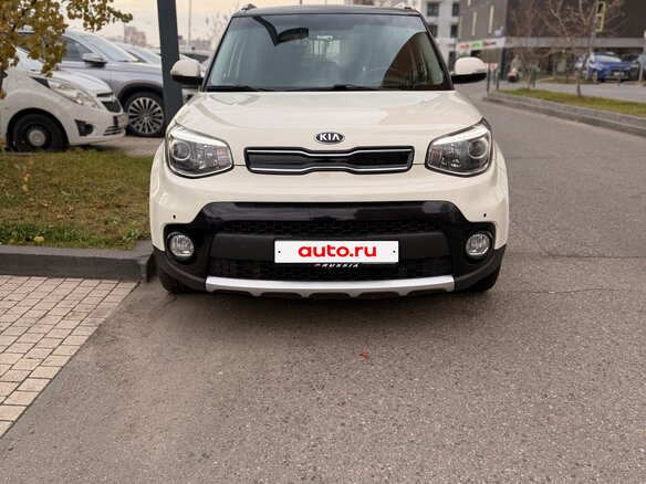 2018 Kia Soul II Рестайлинг, бежевый - вид 1