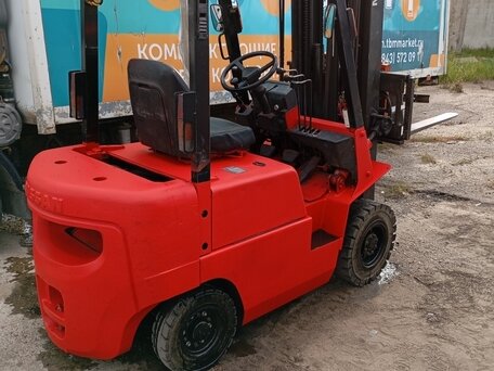 2001 Nissan серия J, красный, 400000 рублей, вид 1