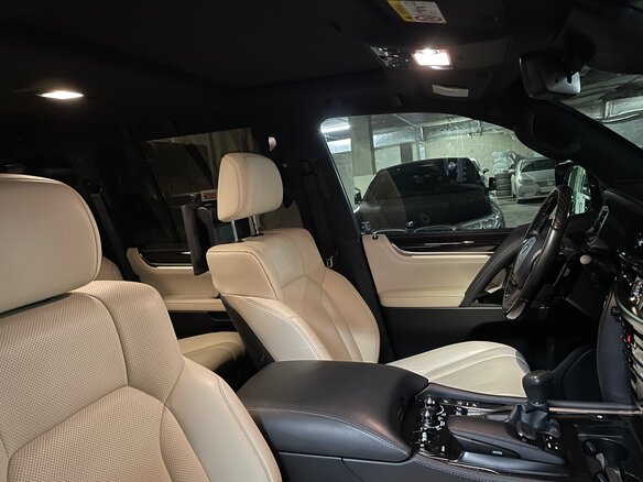 2017 Lexus LX 570 III Рестайлинг 2, белый, 7650000 рублей - вид 5