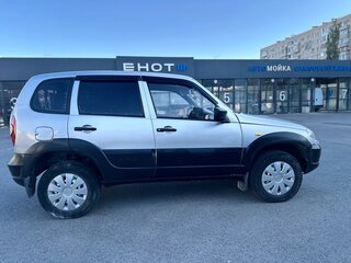 2011 Chevrolet Niva I Рестайлинг, серый, 385000 рублей, вид 2