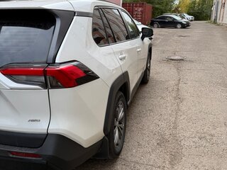 2024 Toyota RAV4 V (XA50), белый, 3600000 рублей, вид 4