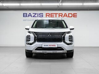2023 Mitsubishi Outlander IV, белый, 3489000 рублей, вид 2